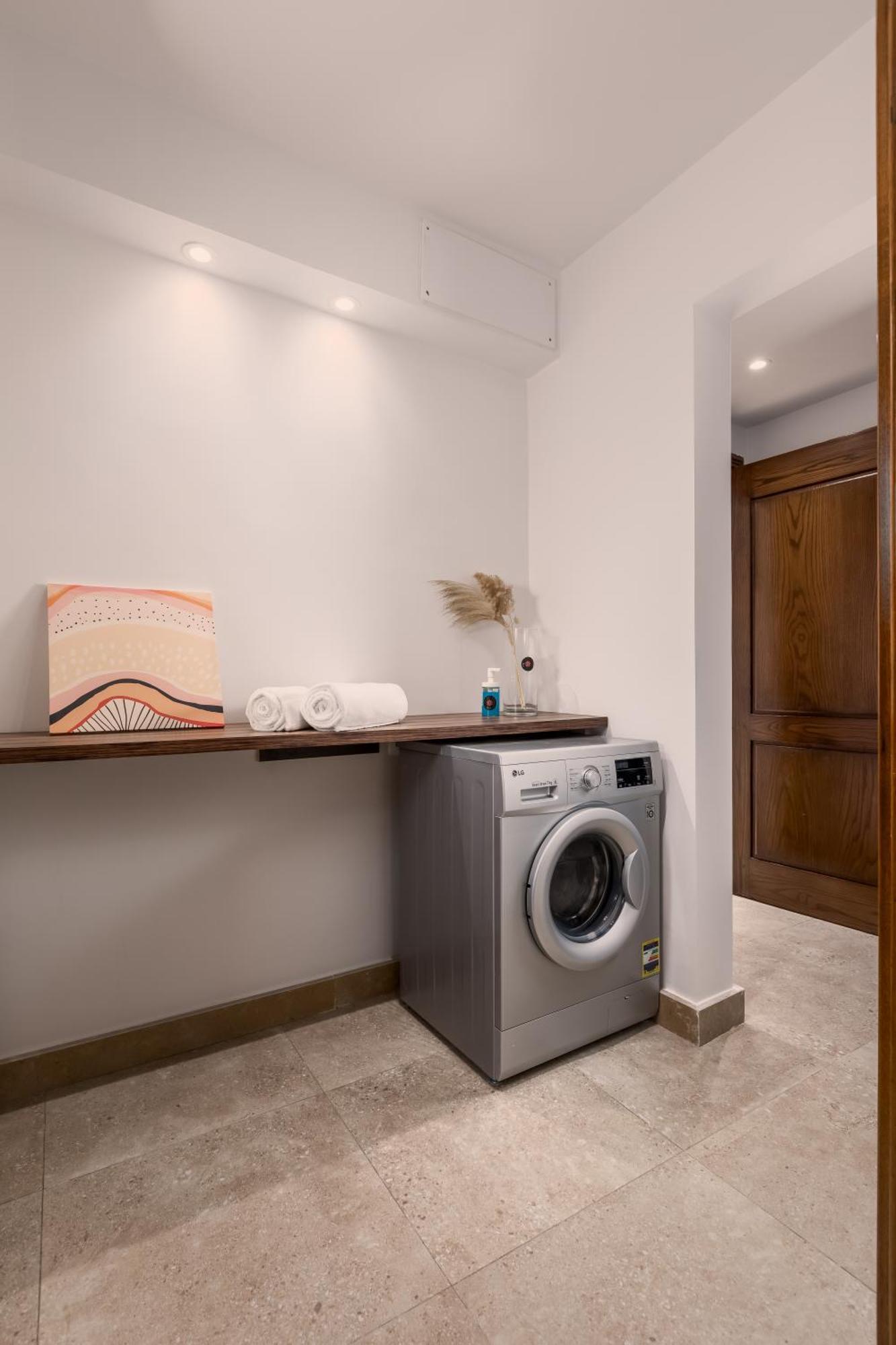 Livingville Nine Cairo